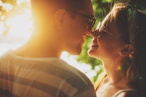 片思い占い｜年の差の恋…うまくいく？あの人の気持ち、恋の結末