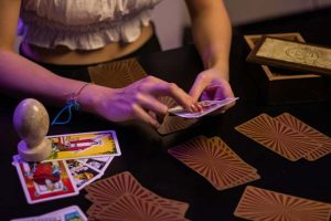 タロット占い｜音信不通のあの人…連絡すべき？連絡を待つべき？