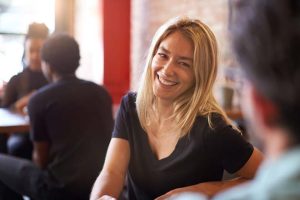 年の差恋愛占い｜あの人は私を意識している？本音・交際チャンス