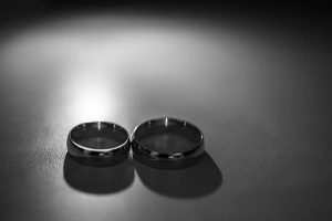 W不倫占い｜生涯共にするのは配偶者⇔あの人？相手の本音・未来